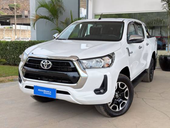 TOYOTA HILUX 2.8 D-4D TURBO DIESEL CD SRV 4X4 AUTOMÁTICO
